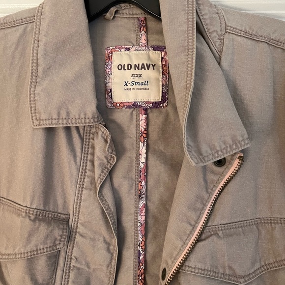 XS Old Navy Zippered Utility Jacket w/Internal Floral Accents - Picture 3 of 9